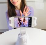 Apai Genie Auto Smart Shooting Selfie Stick 360° Object Tracking Holder All-in-one Rotation Face Tracking Camera Phone Holder - Image 5