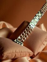 Elegant Ladies Metal Chain Strap with Sparkling Stones for Apple Watch 42/44/45/46/49mm Ultra & Ultra 2 – Gold (Design3) - Image 2